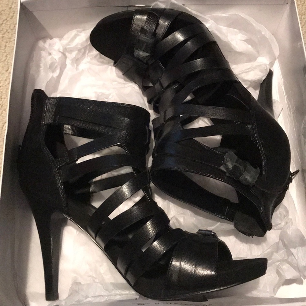 Nine West gladiator sandal nwb 9